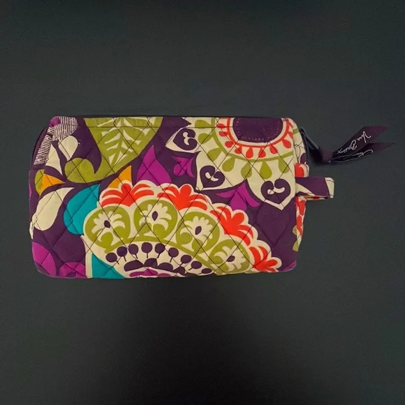 Vera Bradley purple make-up bag - Picture 2 of 3